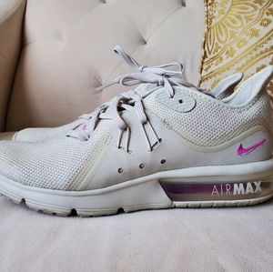Nike AirMax Sneakers